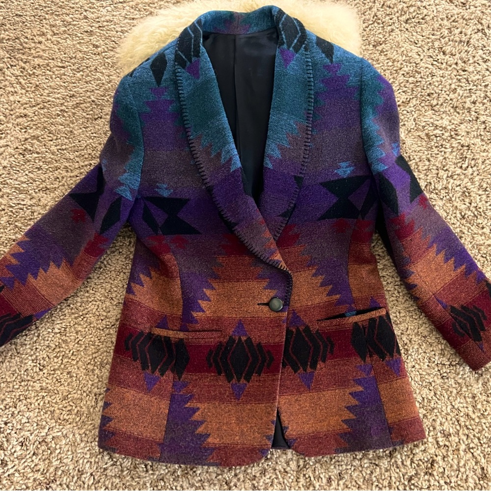 Beautiful vintage Southwest wool/polyester blend jacket M